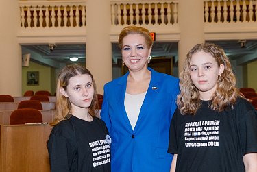 Школьные герои в Доме Советов
